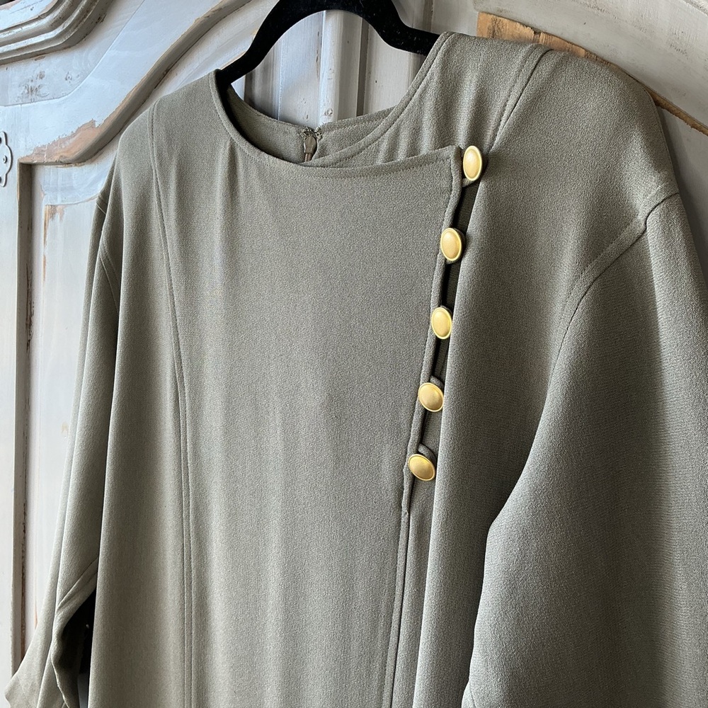 Vintage Liz Claiborne Sage Green Long Sleeve Shift Dress Size 8P Corporate Chic - Picture 7 of 11